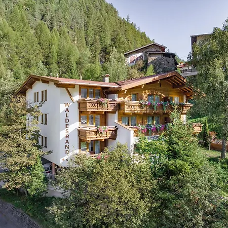 Casa de hóspedes Waldesrand 3*