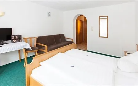 Konukevi Waldesrand Sölden